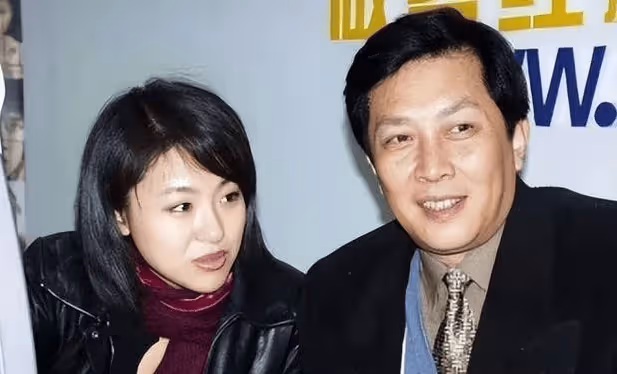 前妻在除夕自殺,唐國強兒子又先天殘疾,72歲的唐國強怎麼啦?