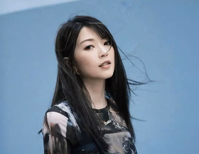 香港人氣女星宣布離巢TVB,節目上主動求工作,與老公準備生二胎