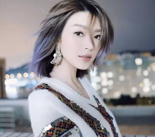 香港人氣女星宣布離巢TVB,節目上主動求工作,與老公準備生二胎