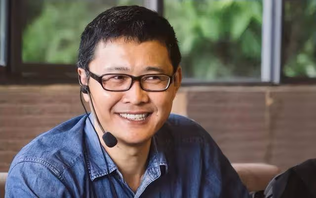 黃菡8年後回歸,溫柔導師變「老古董」?倒追三次才贏得愛情