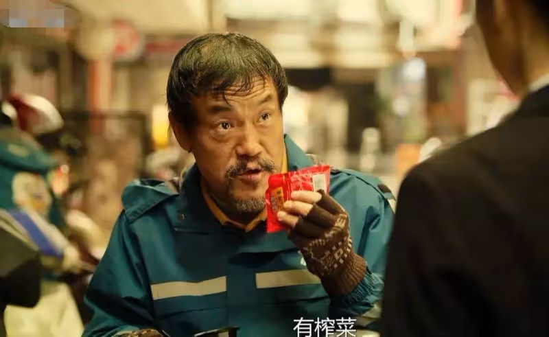朱珠廖凡同台宣傳新作超搶眼,朱珠打扮精緻十分嫵媚,廖凡好酷