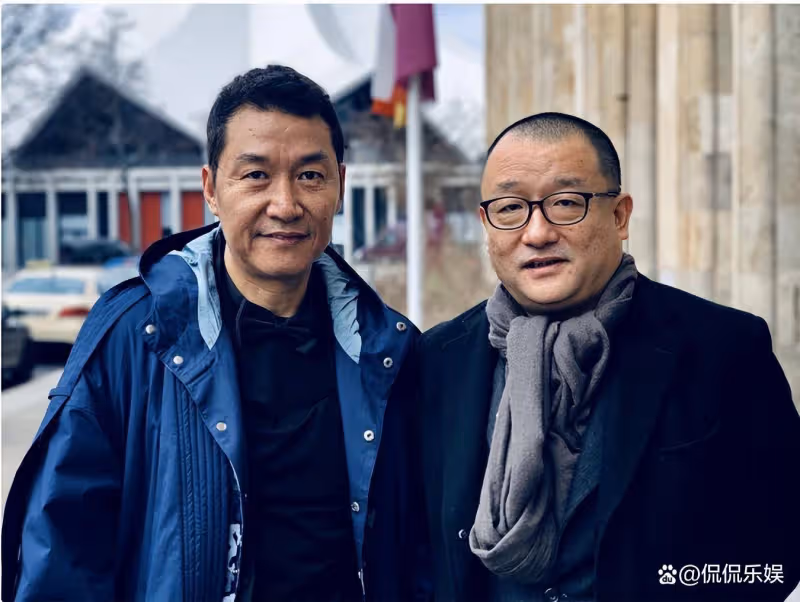 完全不輸孫紅雷,爆紅後娶洋老婆定居瑞典,如今女兒成為他的驕傲
