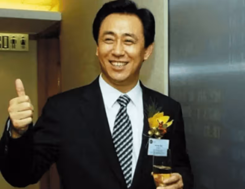 許家印被捕倒台後,恆大歌舞團長白珊珊,居然嫁給了這個男人