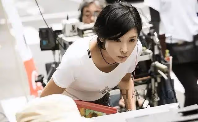 曾拍五部大尺度戲與《白色巨塔》日本女星黑木瞳性感撩人