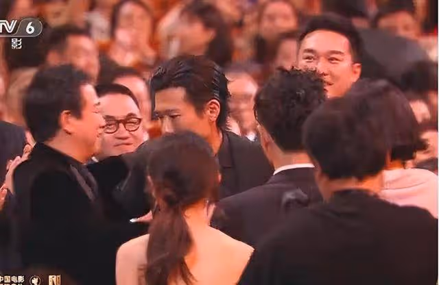 王群病逝：48年婚姻終結，王馥荔痛失愛人，王驍悲悼父親辭世