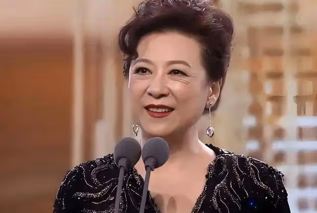 王群病逝:48年婚姻終結,王馥荔痛失愛人,王驍悲悼父親辭世