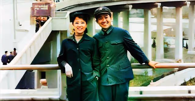 王群病逝:48年婚姻終結,王馥荔痛失愛人,王驍悲悼父親辭世