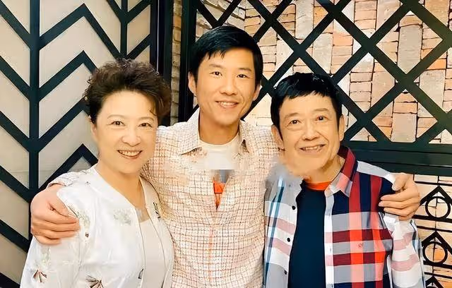 王群病逝:48年婚姻終結,王馥荔痛失愛人,王驍悲悼父親辭世