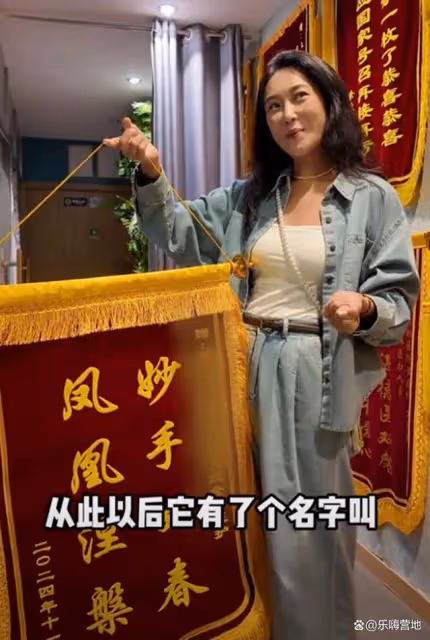 嚴屹寬6歲女兒別墅里把養雞當寵物,小雞感冒,杜若溪送雞掛急診