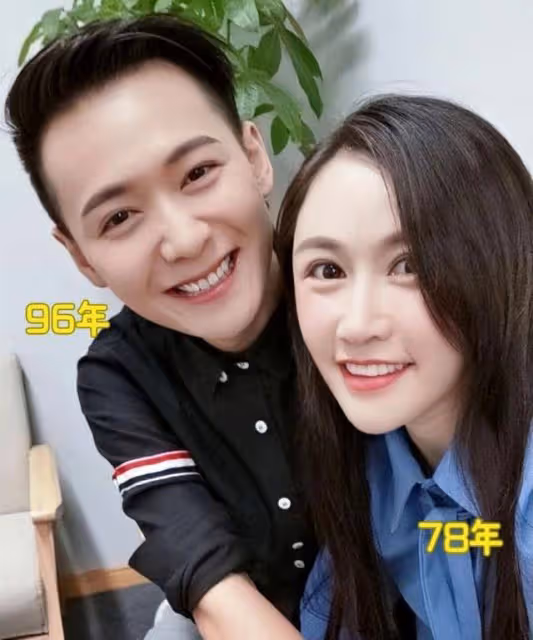 78歲王奎榮:白髮蒼蒼,子女幼小,小37歲妻子依舊風華絕代