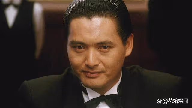69歲周潤發近況曝光:冒雨跑步素顏出鏡,滿頭銀髮網友直呼不敢認
