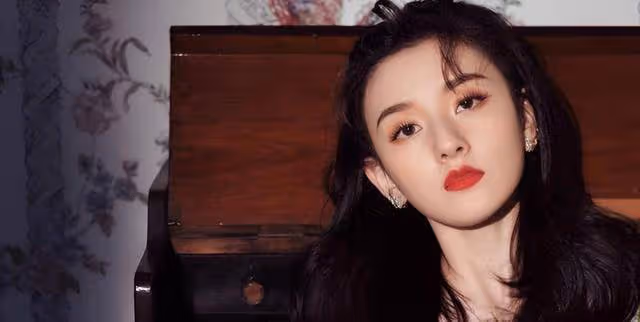 宋祖兒被人偶遇,眼袋腫脹,身材走樣,這是不打算復出了嗎