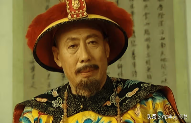 88歲焦晃近況曝光!煙不離手衣服布滿了洞,小30歲三婚妻子罕露面