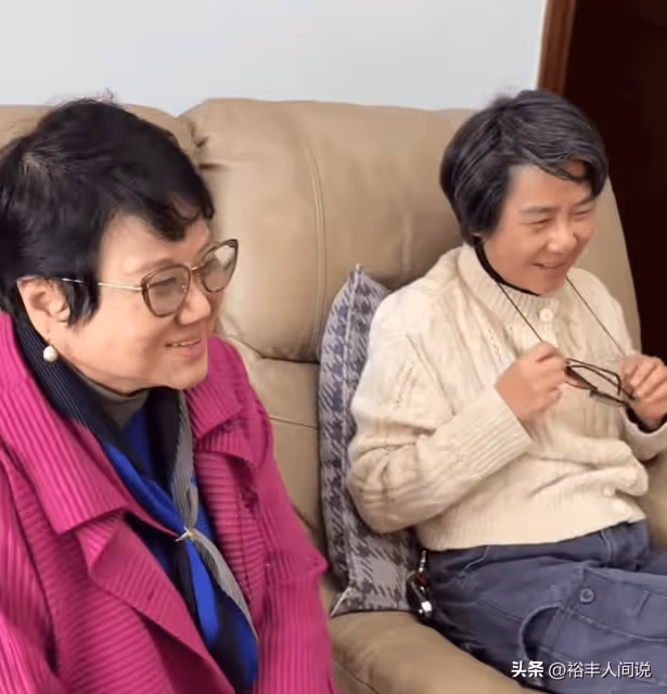 88歲焦晃近況曝光!煙不離手衣服布滿了洞,小30歲三婚妻子罕露面