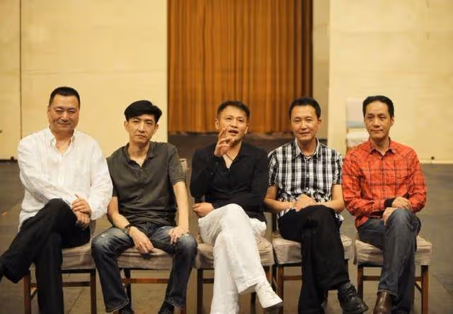 他們是「人藝五虎」:生活中親如兄弟,命運各有不同!