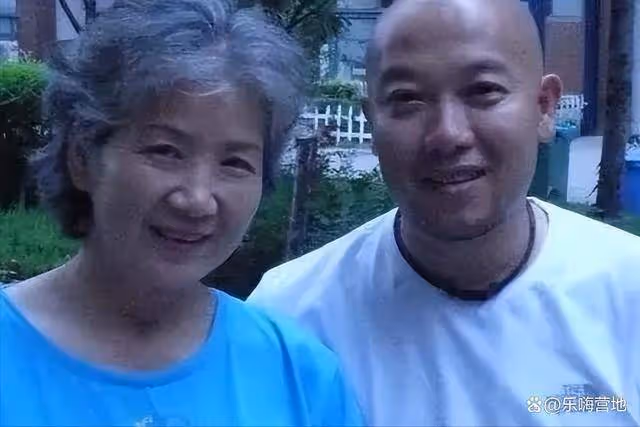 國家一級演員，戲裡兒孫滿堂，戲外無兒女，一生獻事業她終身未育