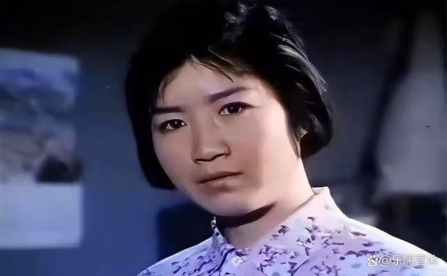 國家一級演員,戲裡兒孫滿堂,戲外無兒女,一生獻事業她終身未育