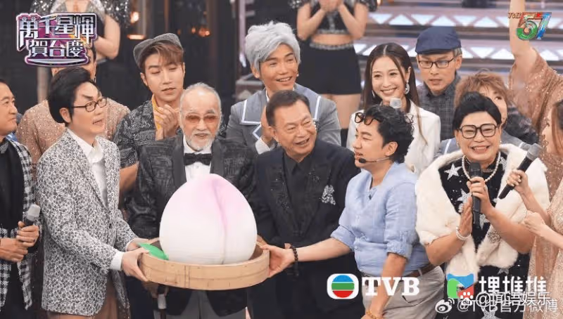 TVB 57周年慶典星光熠熠,蔡思貝三換造型驚艷,塗毓麟攜女友亮相