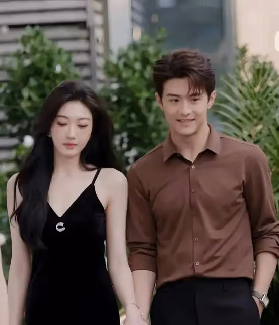 TVB 57周年慶典星光熠熠,蔡思貝三換造型驚艷,塗毓麟攜女友亮相