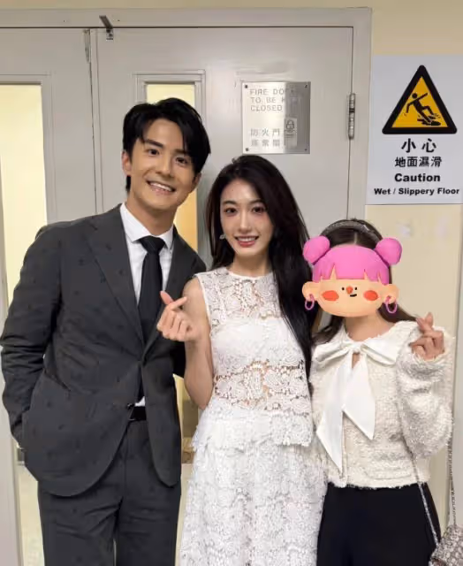 TVB 57周年慶典星光熠熠,蔡思貝三換造型驚艷,塗毓麟攜女友亮相