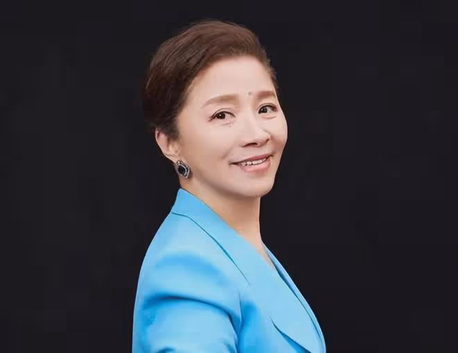原來他們是夫妻，因戲生情恩愛40年，演完《小巷人家》終於紅了