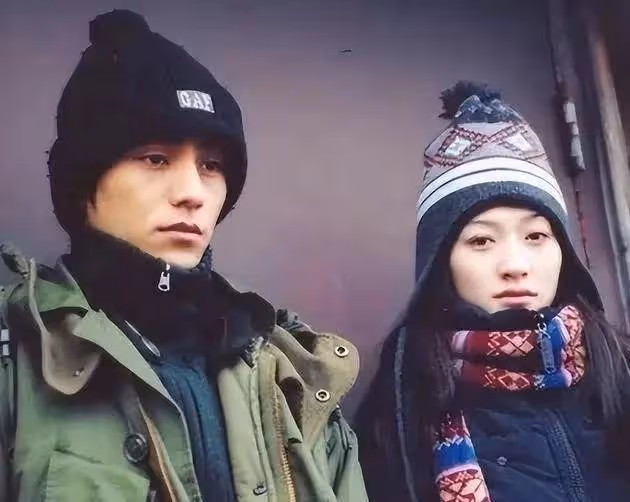 48歲李小冉展露好身材!嫁給男閨蜜7年後,她被寵成了公主……