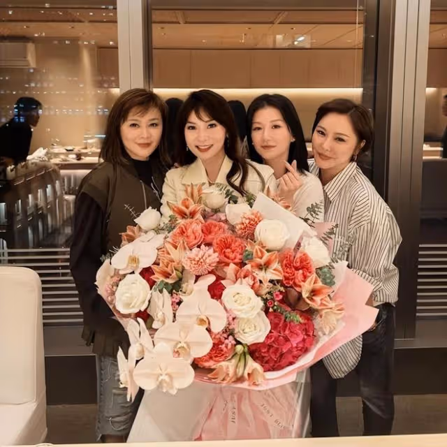 62歲關之琳為閨蜜慶生,一場百億名媛的聚會,每一個都是美人
