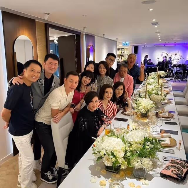 62歲關之琳為閨蜜慶生,一場百億名媛的聚會,每一個都是美人