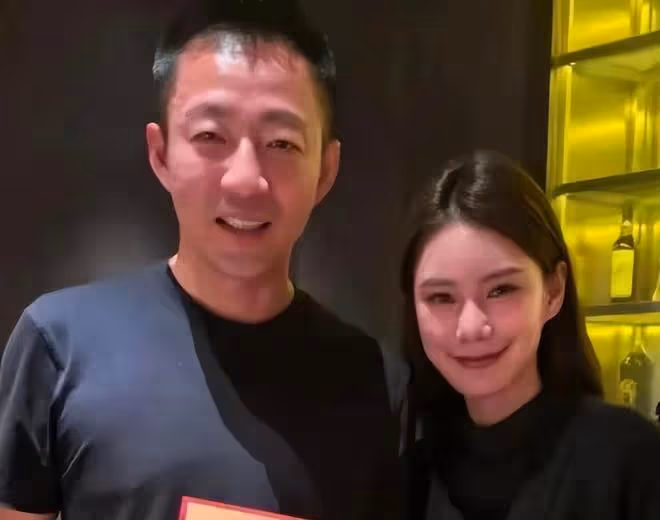 恭喜!汪小菲成為北京大學導師,夫妻一起曬榮譽證書