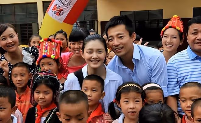 恭喜!汪小菲成為北京大學導師,夫妻一起曬榮譽證書