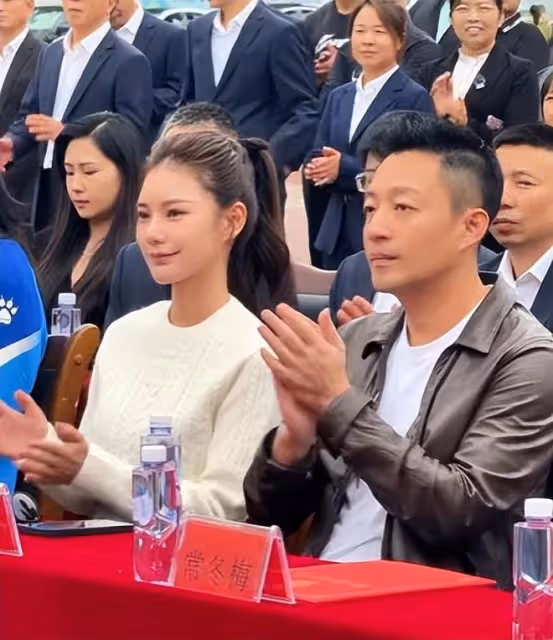 恭喜!汪小菲成為北京大學導師,夫妻一起曬榮譽證書
