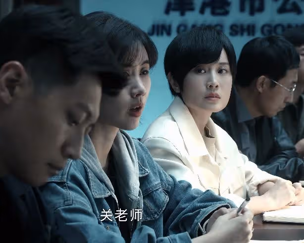 好傢夥,《白夜追兇2》開播就差評一片,觀眾的差評理由出奇一致