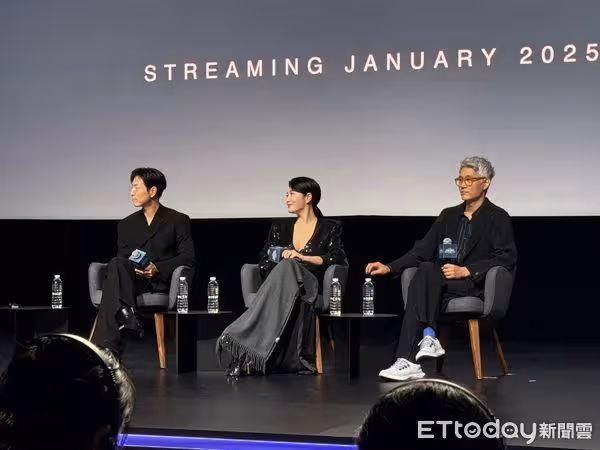 新加坡直擊/金憓秀深V「上下全開」 走一步白皙長腿被看光!