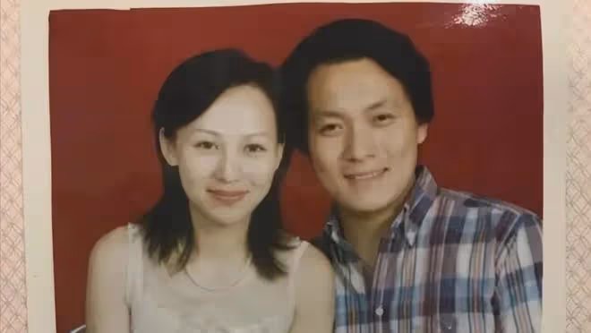 她19歲跟導演私奔，住出租房，接連生下孩子，丈夫拍戲捧紅她！