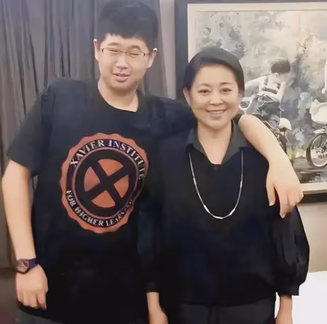 倪萍前夫王文瀾:為兒子治病掏空家底,卻被罵得狗血淋頭圖什麼?