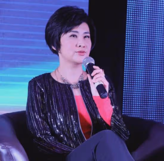 她曾被總理欽點提問,讓香港股市上升300點,為什麼這麼牛?