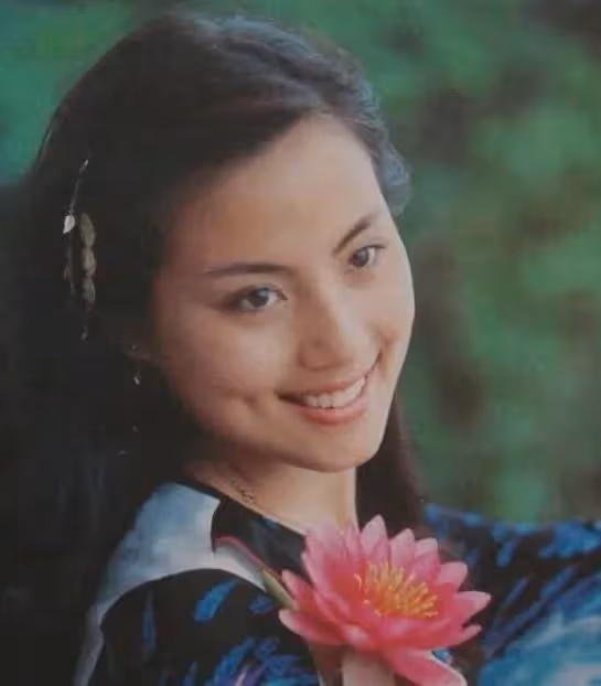 她28歲從13樓一躍而下,被母親罵:「連個男人都搶不來的廢物」