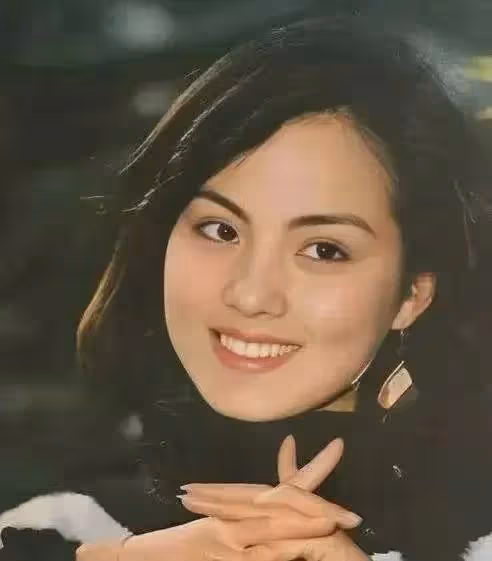 她28歲從13樓一躍而下,被母親罵:「連個男人都搶不來的廢物」