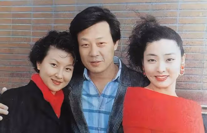 雞飛狗跳30年,「老戲骨」寇世勛稱:後悔娶2妻,太累了
