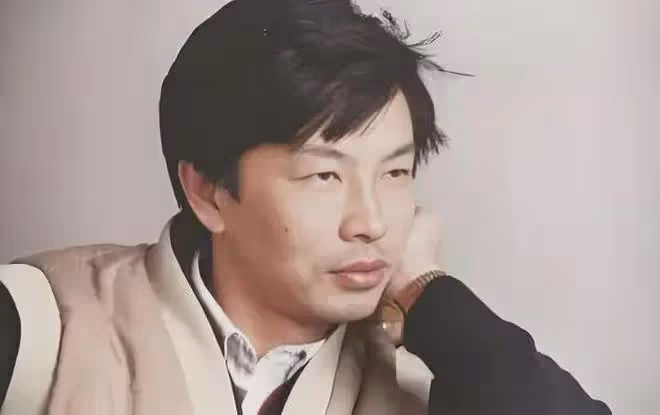他曾譏諷李嘉誠,怒懟陳凱歌,但對自己的女兒卻不願多說幾句話…