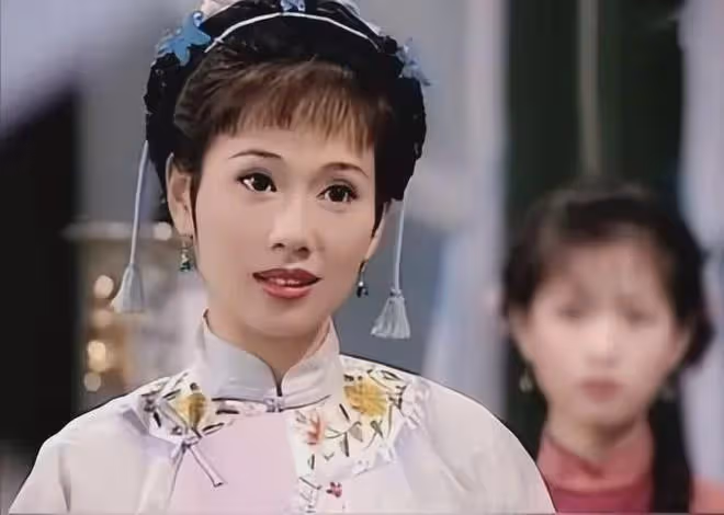 53歲陳松伶暴瘦到90斤,和丈夫張鐸像兩輩人,如今幸福嗎?
