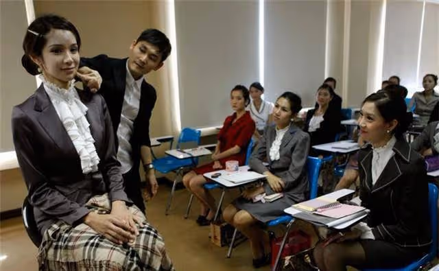 泰國人妖和「妹子」怎麼分辨?其實只要看這3點,基本人妖無疑了