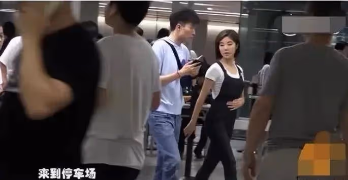 曾和景甜齊名工資最初僅5千!宅男女神趙奕歡仍性感火辣
