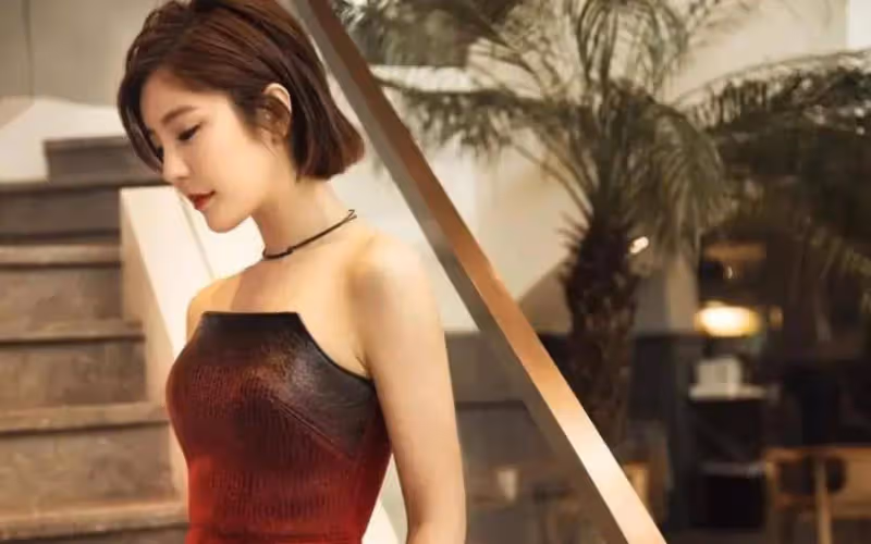 曾和景甜齊名工資最初僅5千!宅男女神趙奕歡仍性感火辣