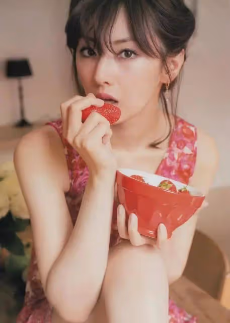 北川景子日本美女榜四連冠!她膚白貌美大長腿性感撩人