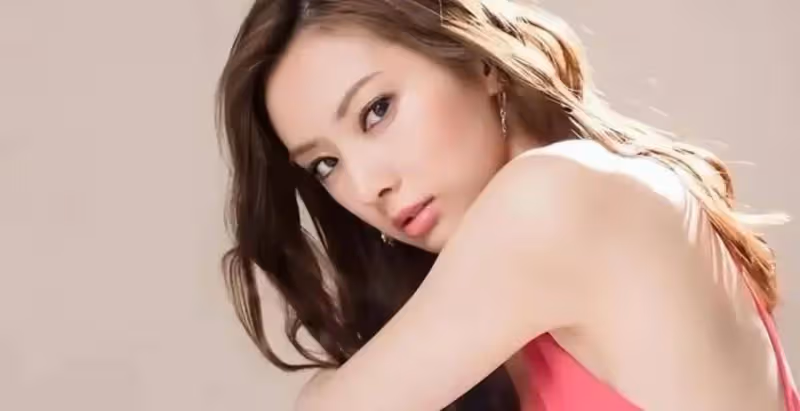 北川景子日本美女榜四連冠!她膚白貌美大長腿性感撩人