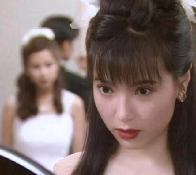 感情坎坷!54歲前TVB女星兩度豪門夢碎,今仍單身與愛犬相依為伴