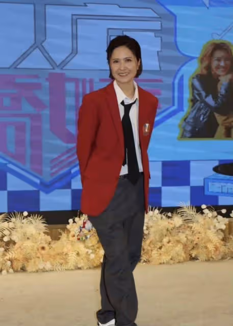 TVB前當家花旦現身聚會!狀態秒殺眾人,任達華名模妻子都失色