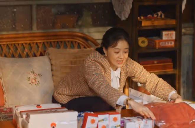 《小巷人家》看到宋瑩和黃玲給兒媳婦送的禮物,才懂李佳噩夢來了