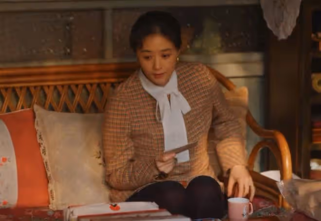 《小巷人家》莊超英被迫給侄子買兩套房，錢哪來的？拿了宋瑩存摺